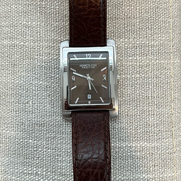 Kenneth Cole Men’s Leather Watch (with Date) - Picture 3 of 11